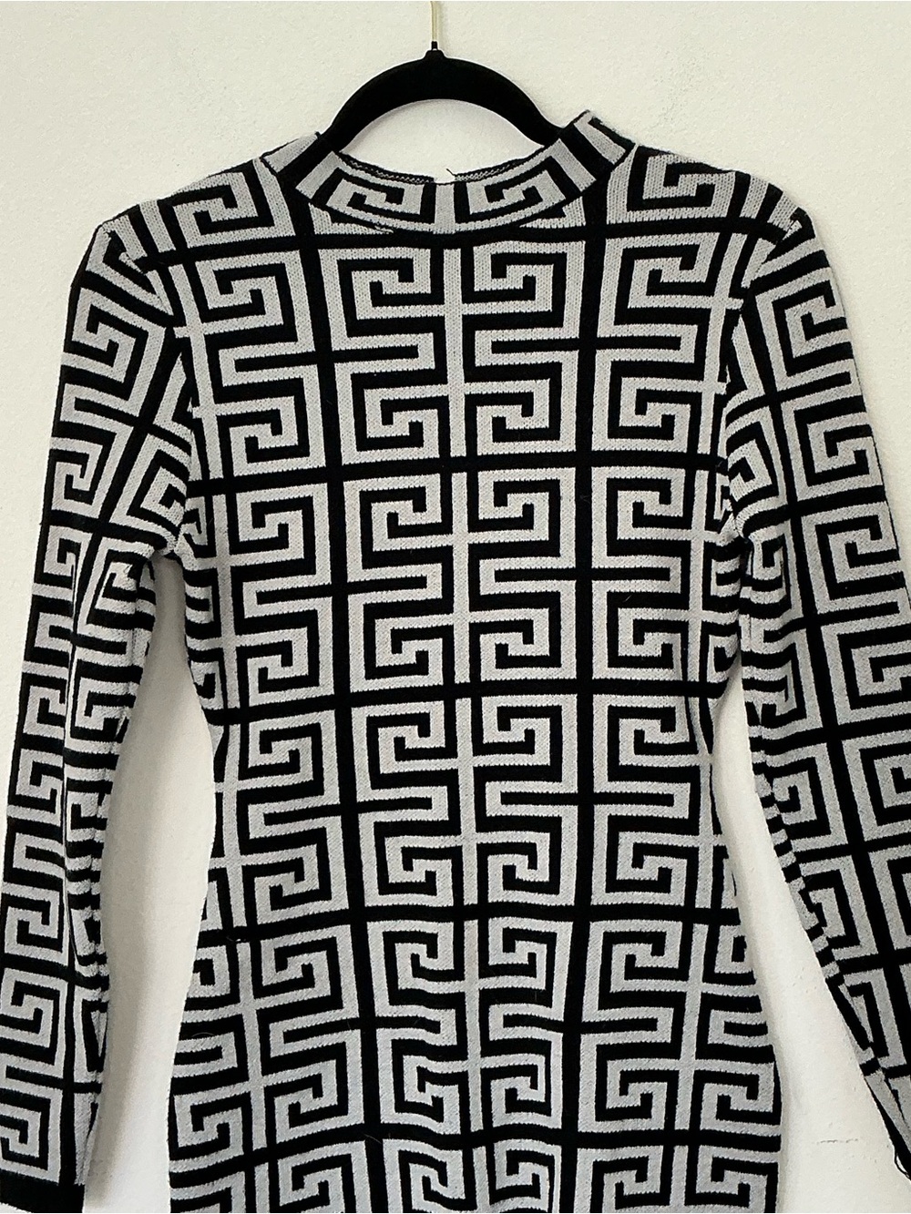 Black and White Geometric Knit Dress - Women's Long Sleeve Size Small - Picture 6 of 8